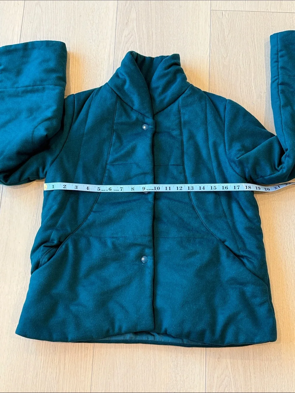 TSE 100% Cashmere Long Sleeved Snap Front Jacket
